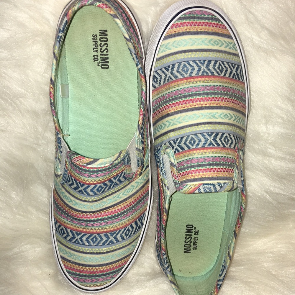 EUC MOSSIMO Boho Slip-0ns Sz 6